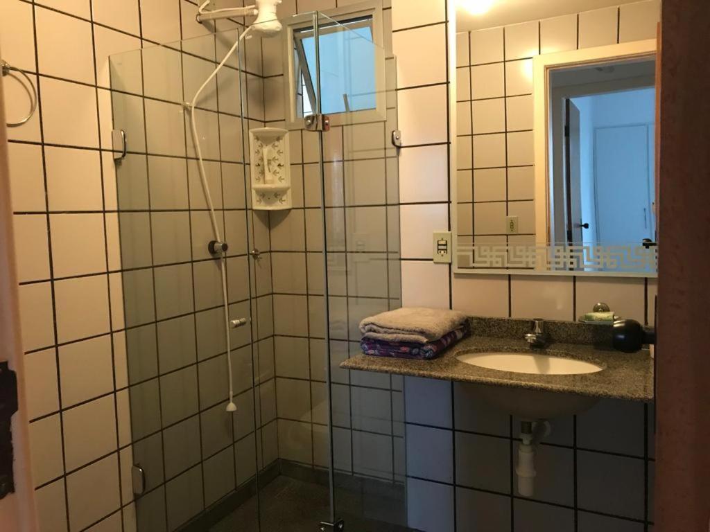Apartamento Pe Na Areia E Aguas Tranquilas No Centro De Гуарапарі Екстер'єр фото