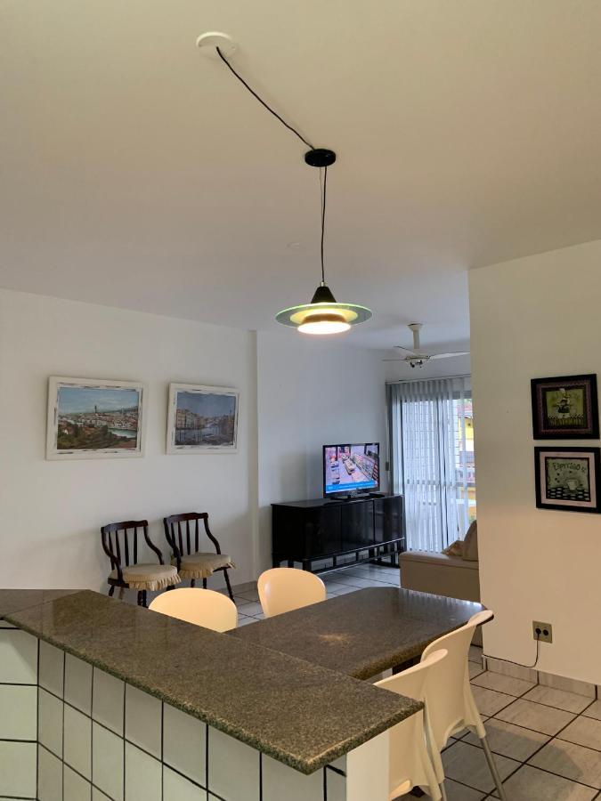 Apartamento Pe Na Areia E Aguas Tranquilas No Centro De Гуарапарі Екстер'єр фото